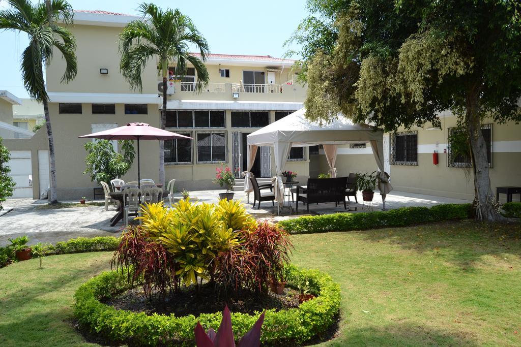 Urdesa Suites Hotel Guayaquil Exterior photo