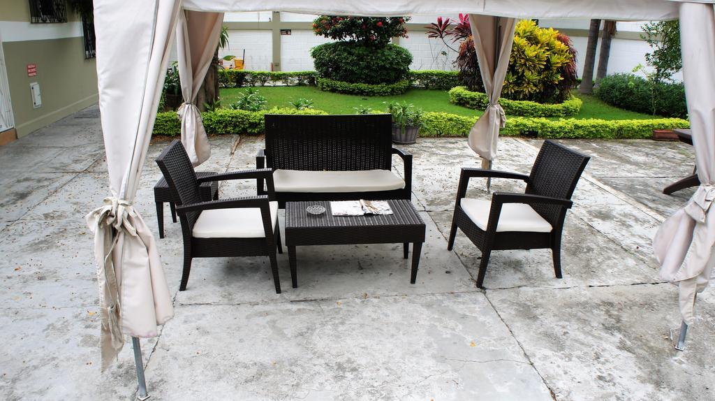 Urdesa Suites Hotel Guayaquil Exterior photo