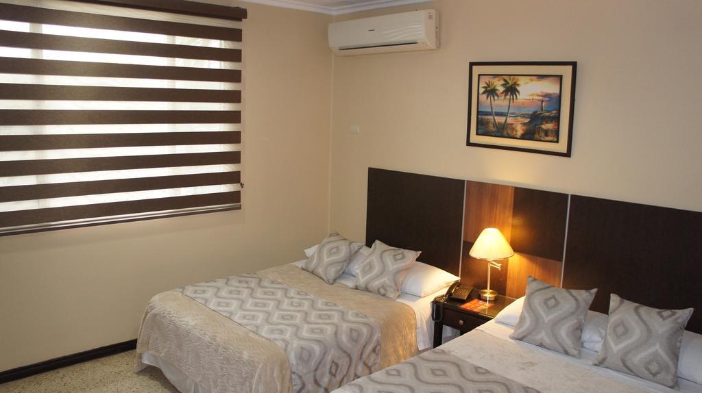 Urdesa Suites Hotel Guayaquil Exterior photo