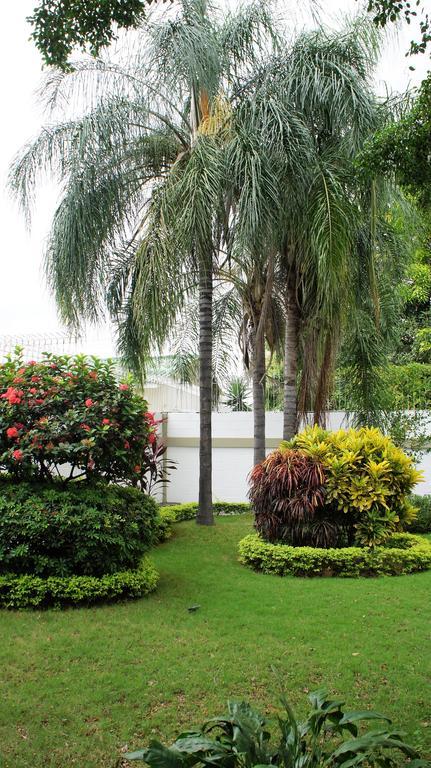 Urdesa Suites Hotel Guayaquil Exterior photo