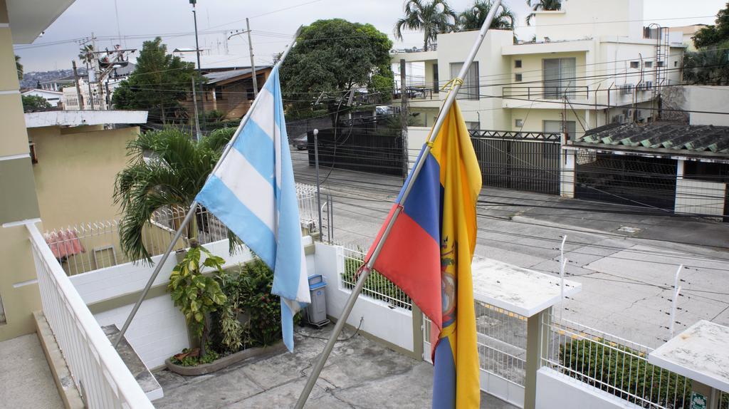 Urdesa Suites Hotel Guayaquil Exterior photo