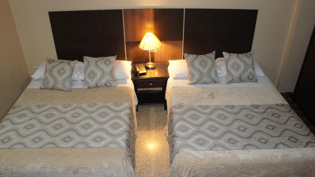 Urdesa Suites Hotel Guayaquil Exterior photo