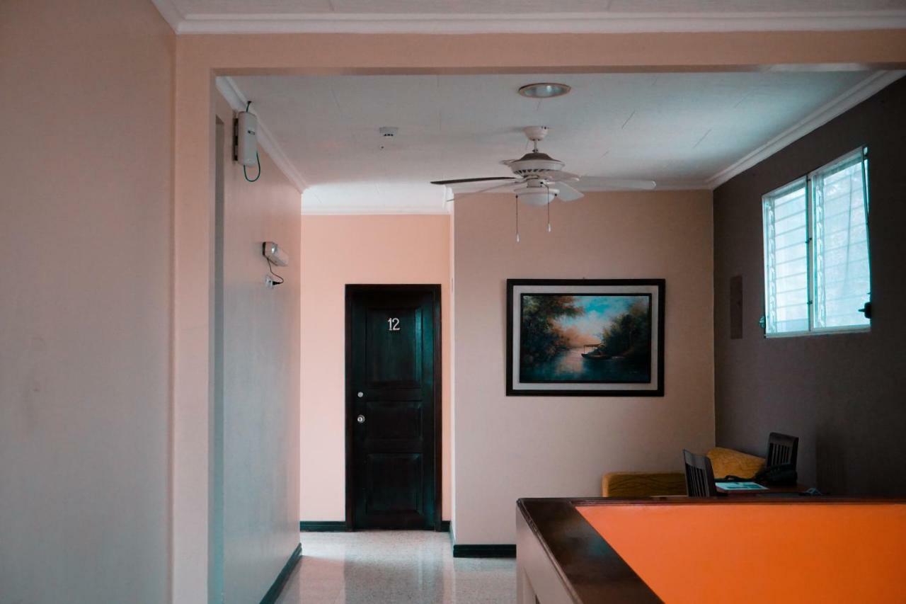 Urdesa Suites Hotel Guayaquil Exterior photo